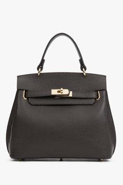Frontale Ansicht der dunkelbraunen Leder-Henkeltasche mit elegantem Goldverschluss und strukturiertem Finish 
