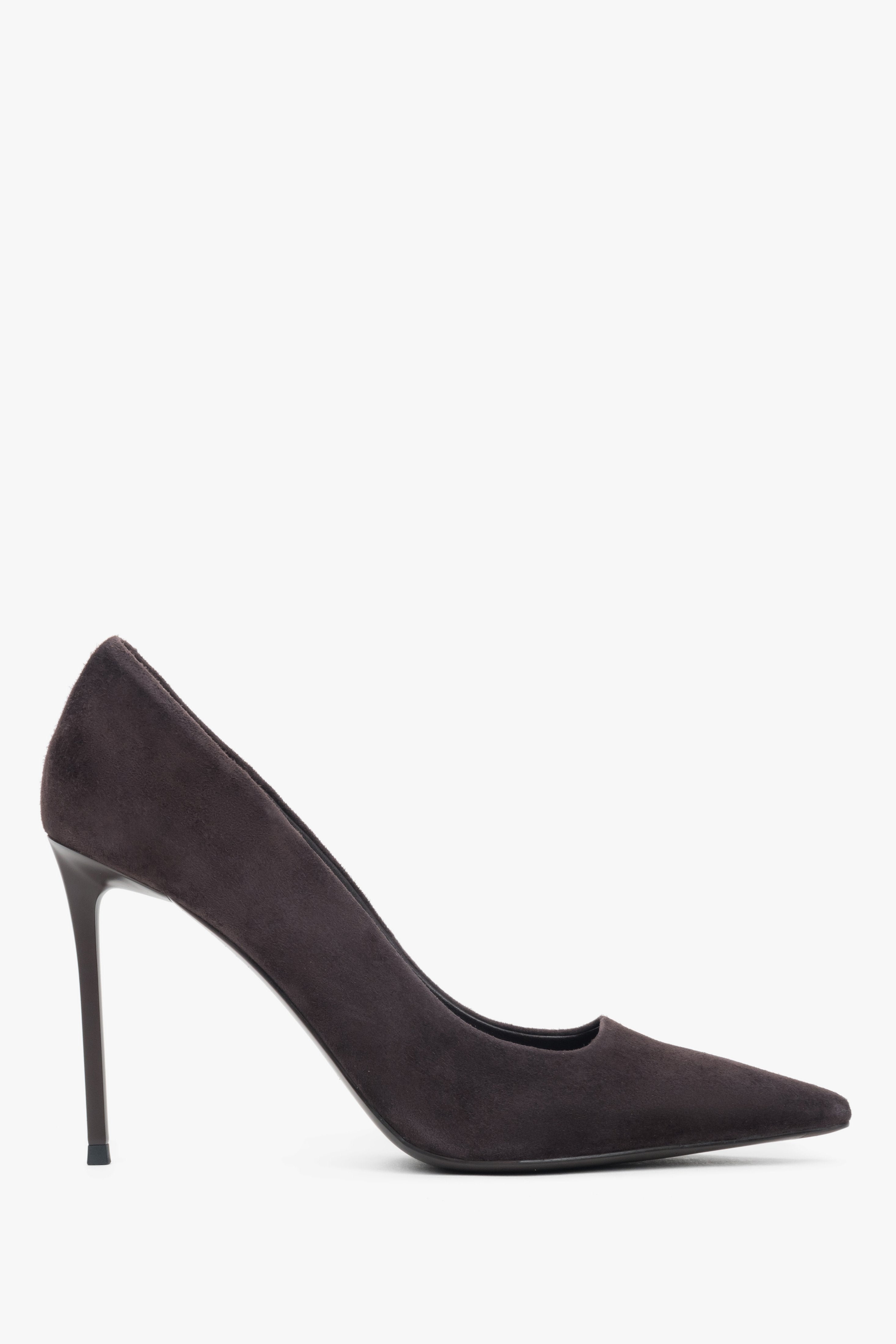 Dunkelbraune Damen-High-Heels aus weichem Velours mit 10,5 cm hohem Absatz.