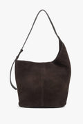 Dunkelbraune Damen-Hobo-Shopper-Tasche aus natürlichem Veloursleder in Frontalansicht