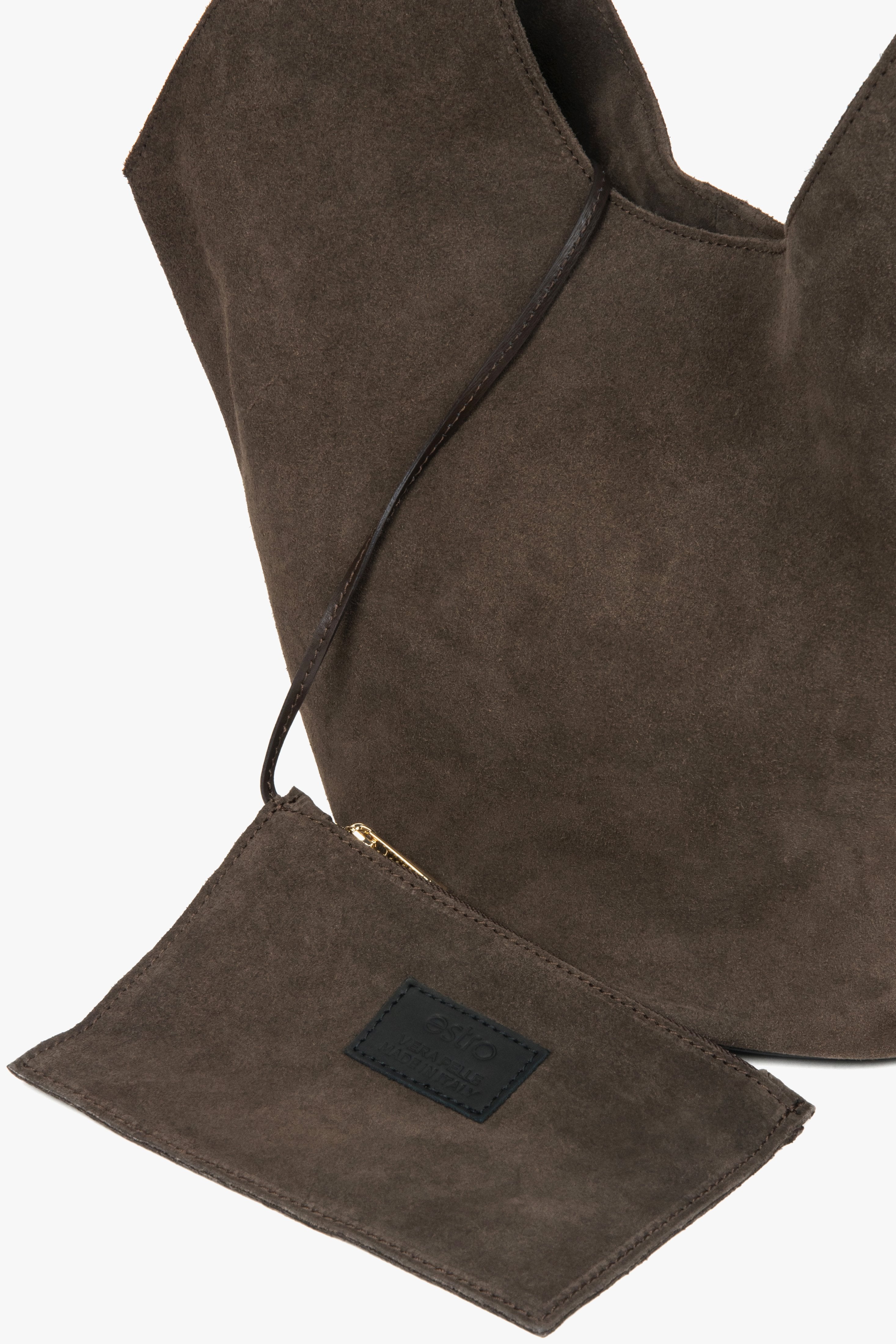 Detailansicht der inklusiven Kosmetiktasche und der Taschenstruktur
