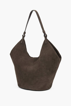 Frontansicht der dunkelbraunen Damen-Hobo-Tasche mit kleiner Kosmetiktasche