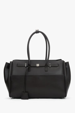 Frontalansicht der formstabilen dunkelbraunen Damen-Koffertasche aus Echtleder.
