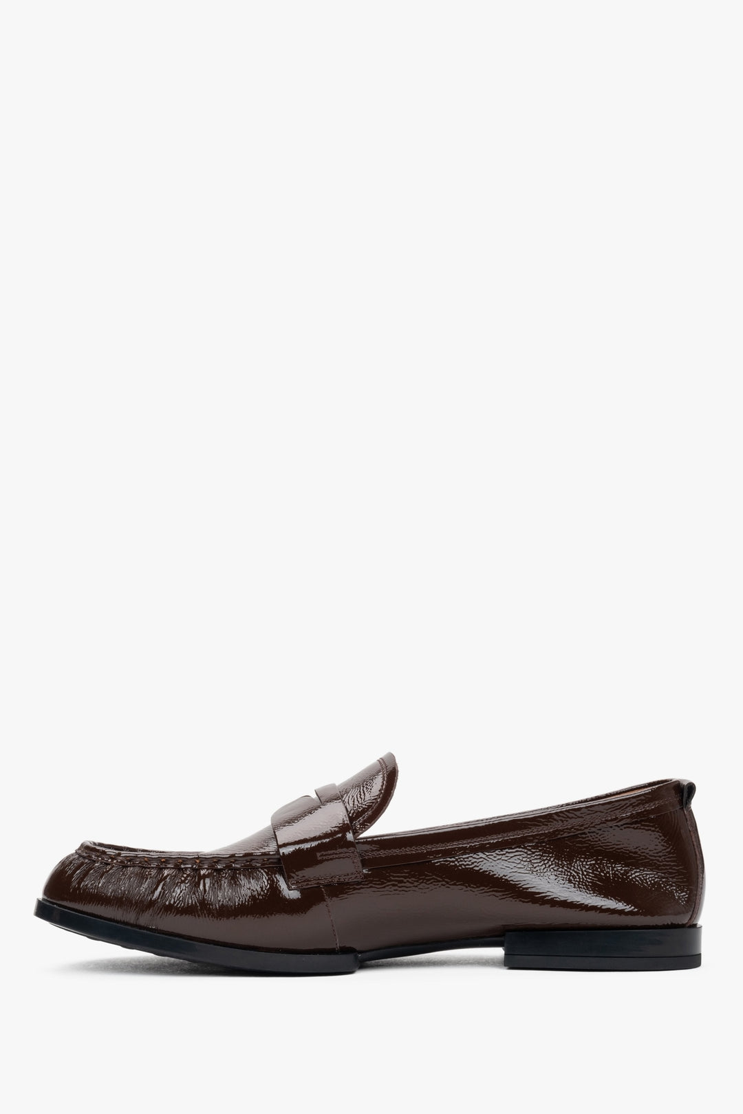 Bequeme Loafer mit flachem Absatz aus echtem Lackleder. Estro ER00116901
