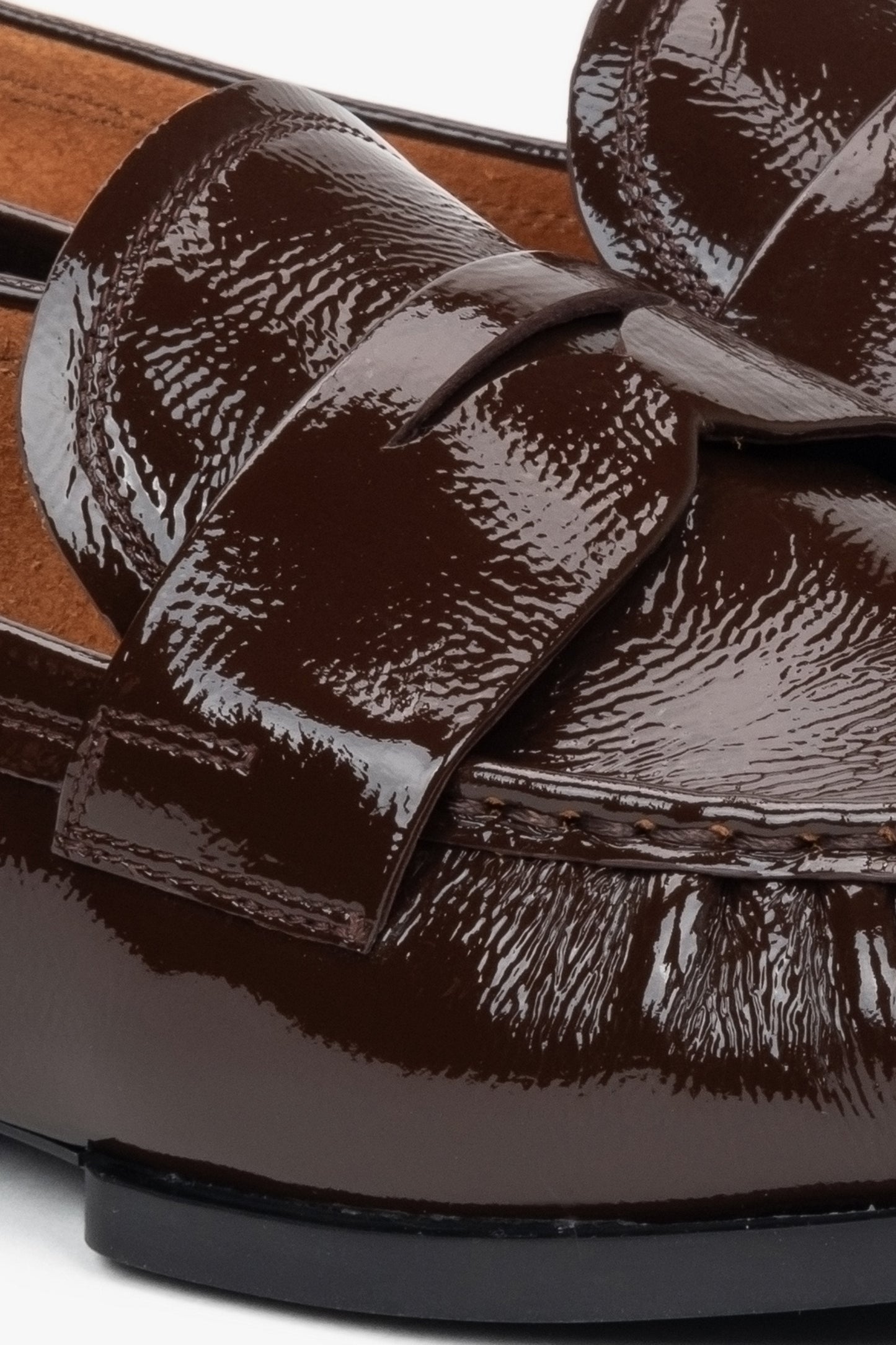 Frühlingshafte Loafer mit weicher Ledersohle. Estro ER00116901