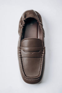 Dunkelbraune flexible Damen-Loafer mit weicher Ferse Estro ER00118784.
