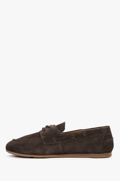 Dunkelbraune Veloursleder-Loafer in Seitenprofil