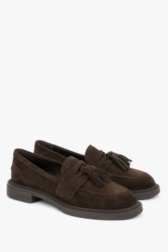 Dunkelbraune Tassel-Loafer für Damen in schräger Ansicht