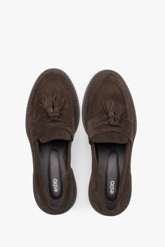 Dunkelbraune Veloursleder-Loafer von oben als Paar