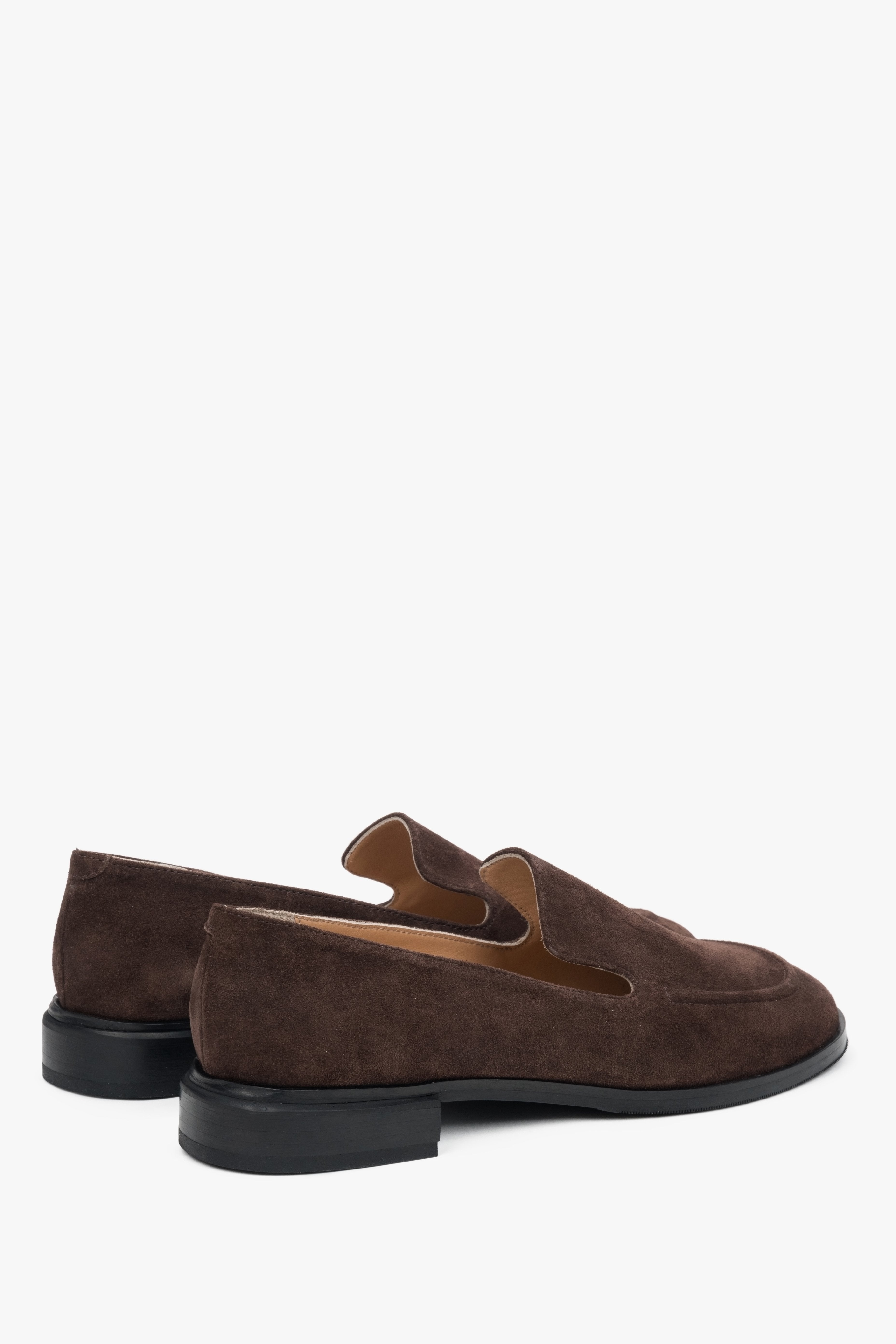 Klassische Damen-Loafer aus dunkelbraunem Veloursleder Estro ER00117616