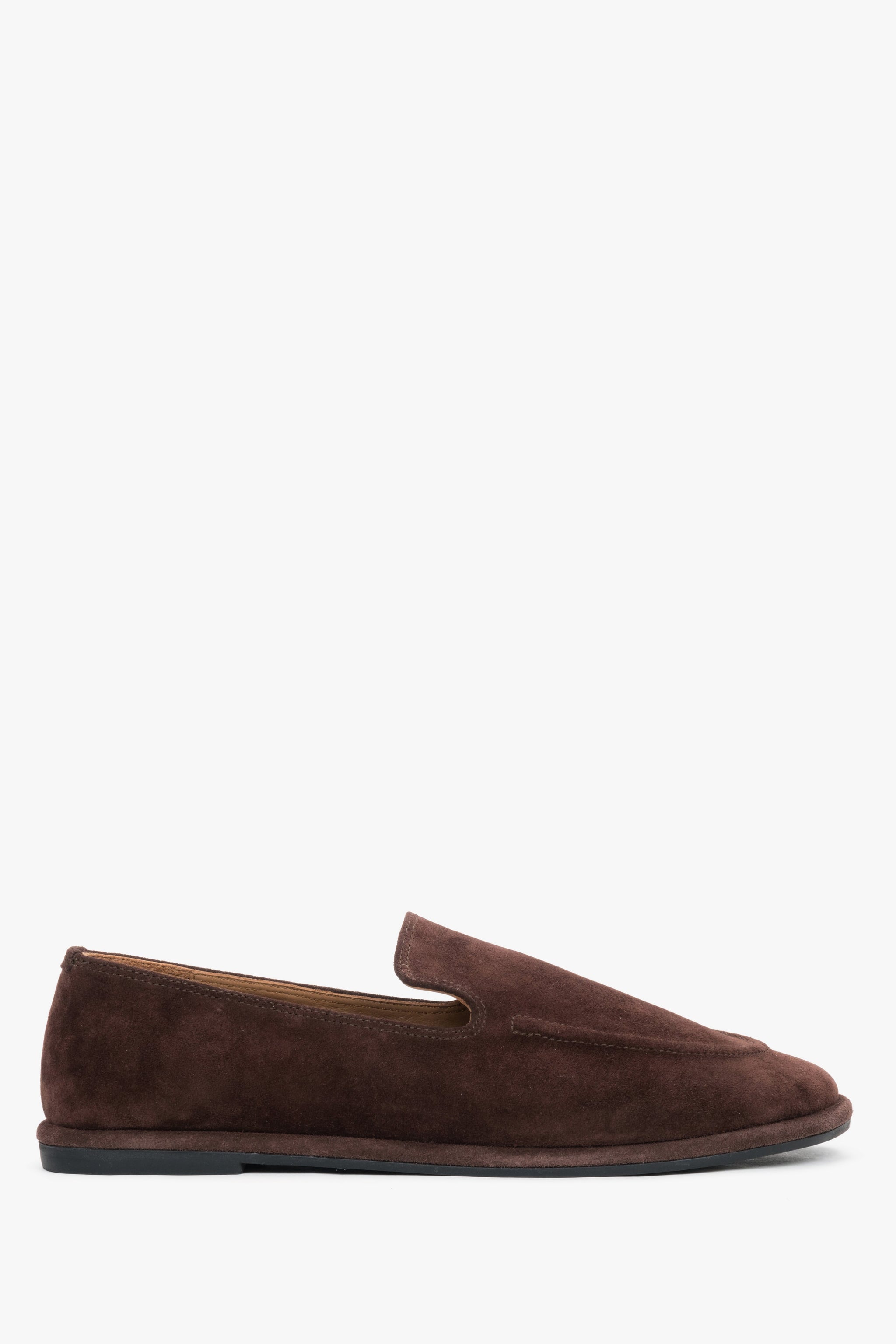 Dunkelbraune Damen-Mokassins im Barefoot-Stil aus Veloursleder in seitlicher Ansicht