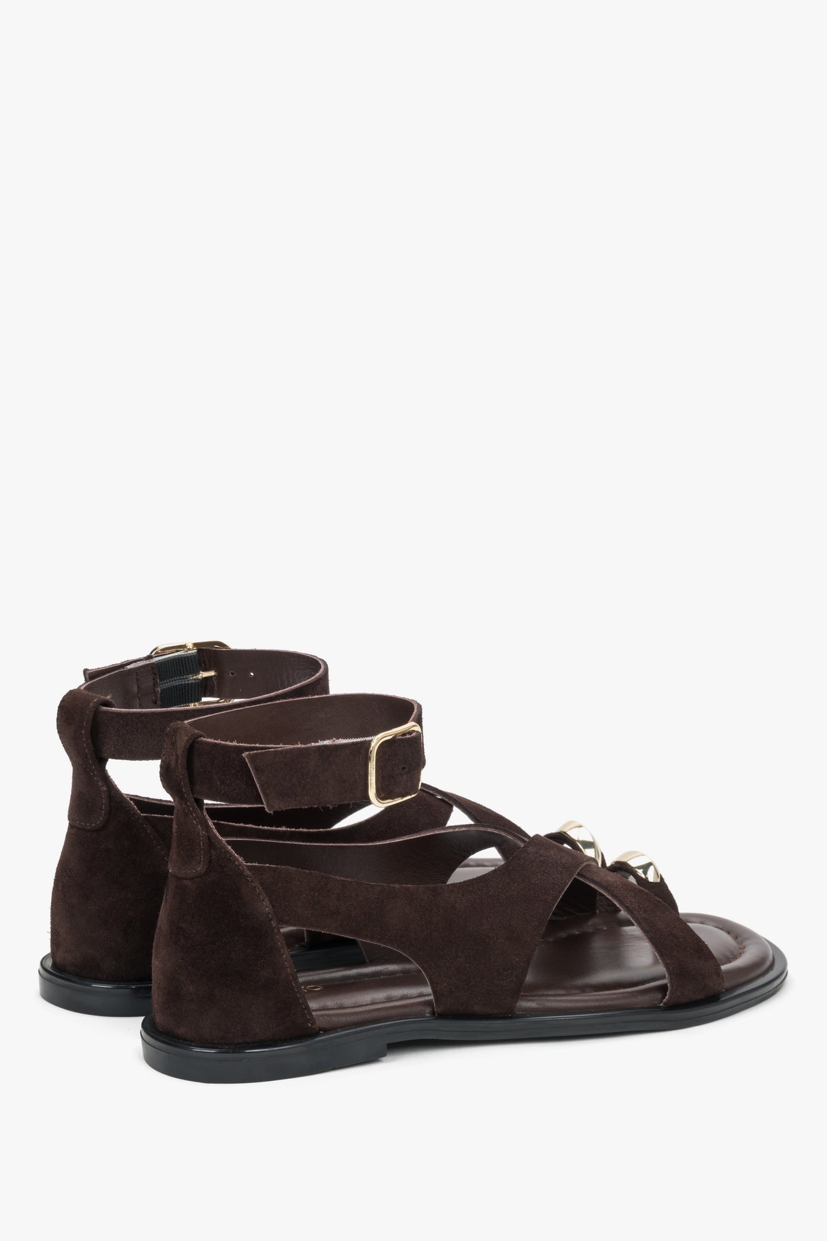 Dunkelbraune Damen-Sandalen aus Veloursleder in schräger Seitenansicht
