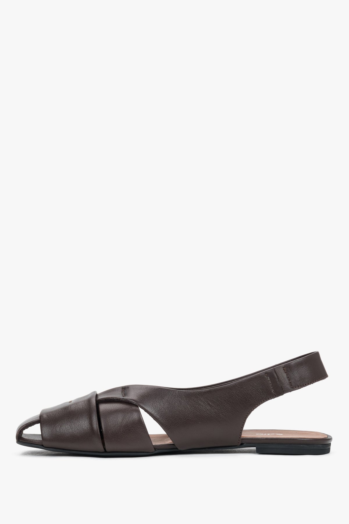 Linke Ansicht der dunkelbraunen Slingback-Sandalen aus Naturleder