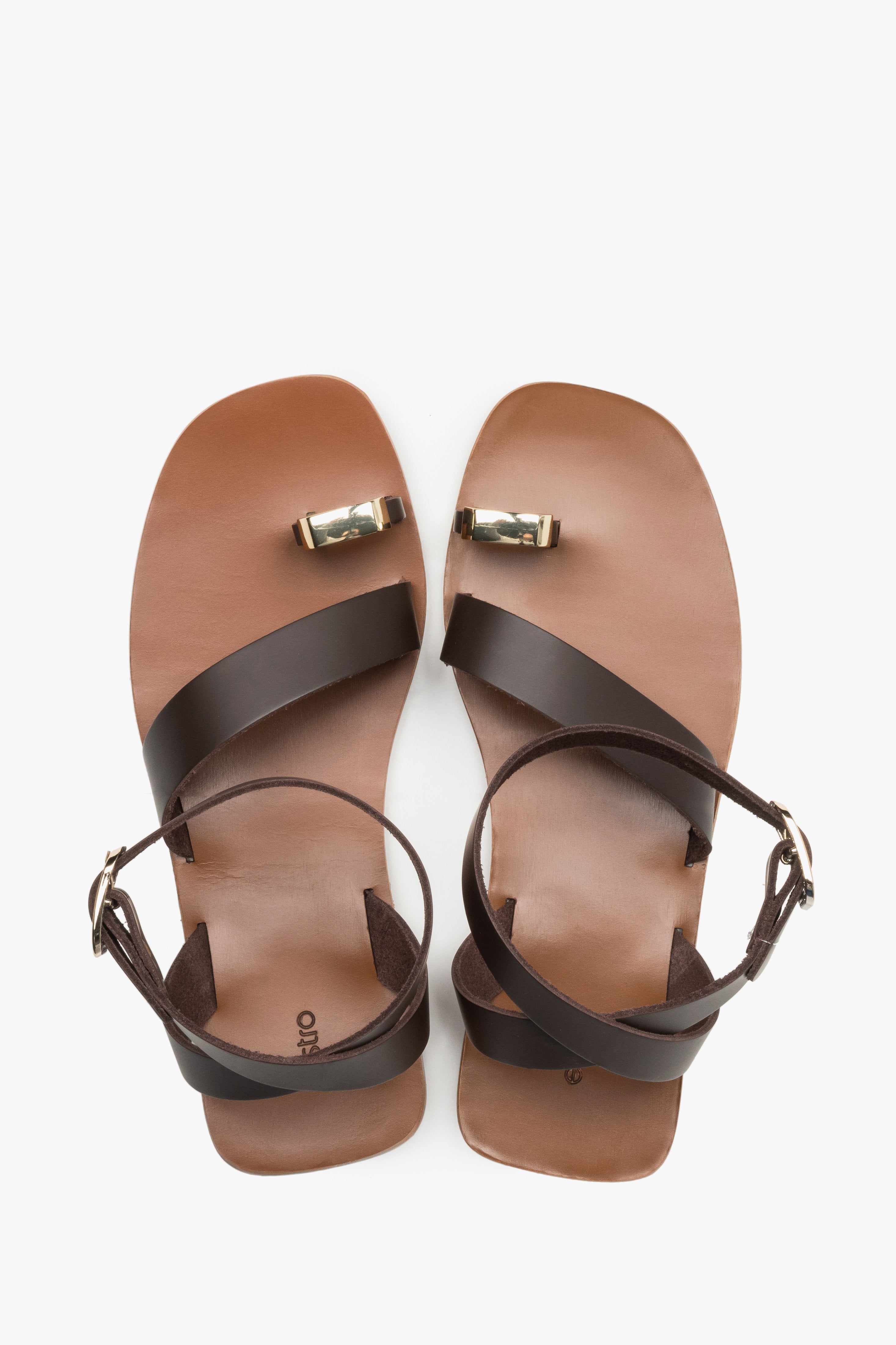 Dunkelbraune Sandalen aus Echtleder von oben
