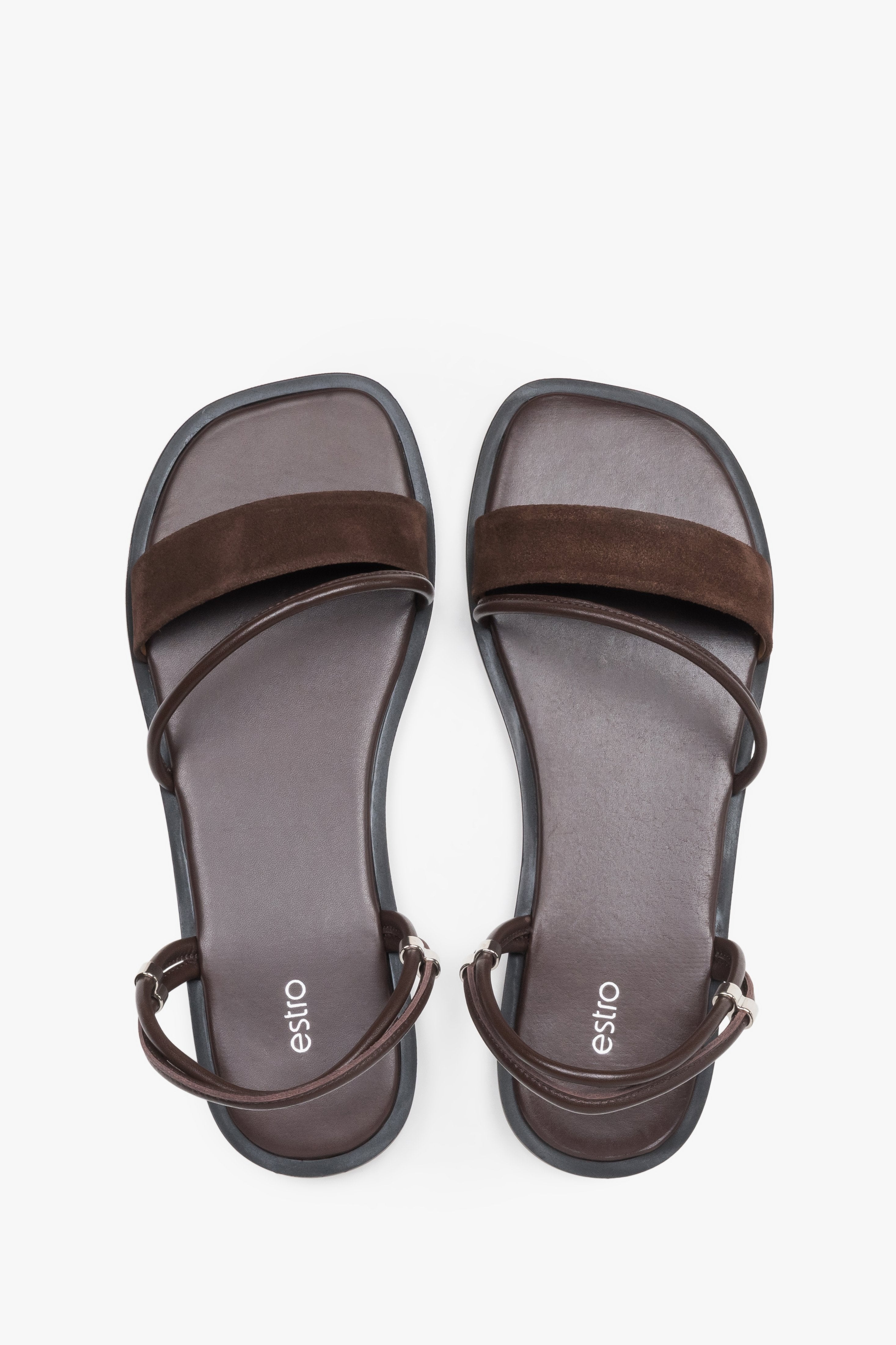 Dunkelbraune Damen-Sandalen von oben mit schmalen Riemen und offener Form