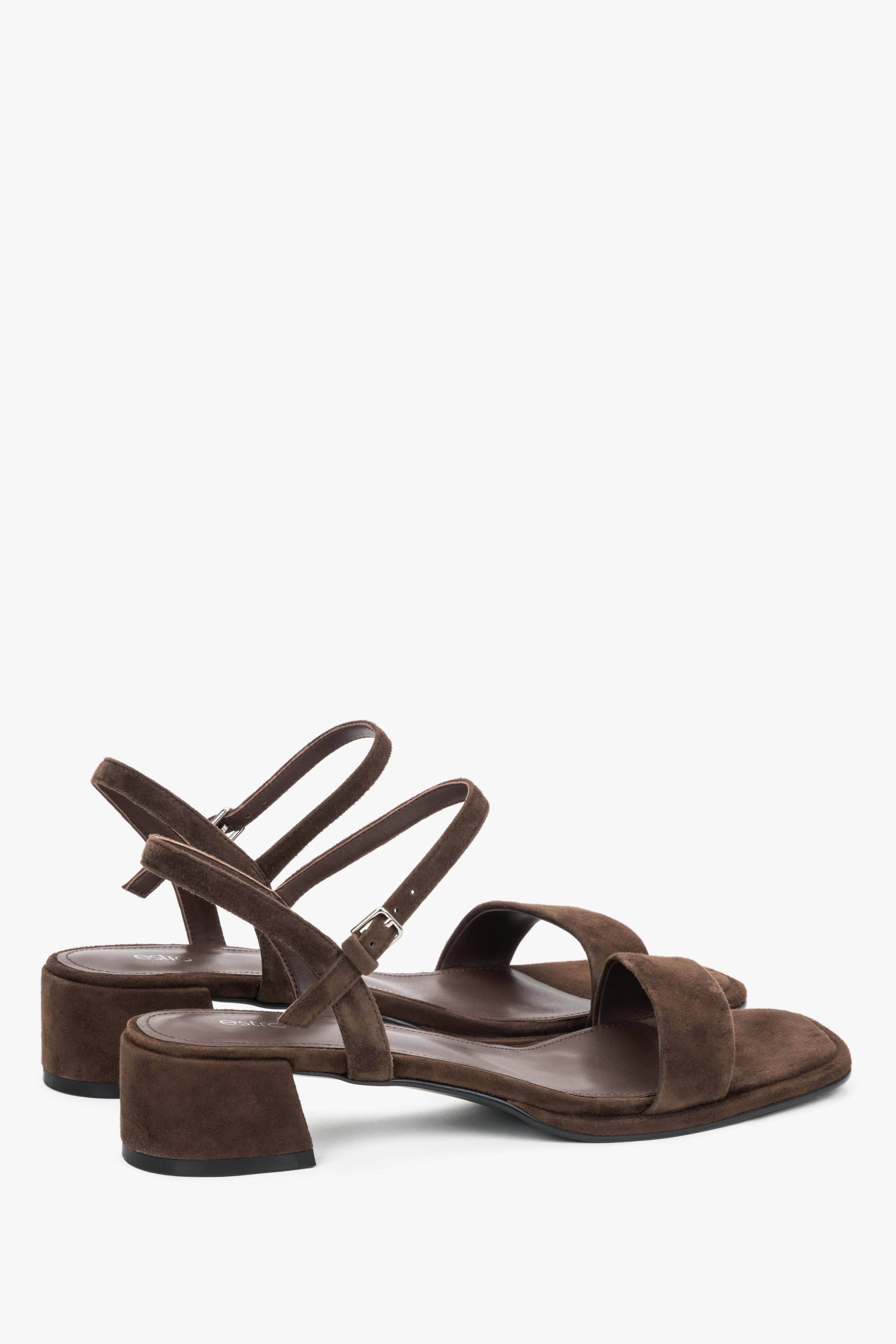 Dunkelbraune Damen-Sandalen mit verstellbarer Schnalle und niedrigem Absatz