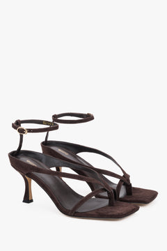Dunkelbraune Damen-Sandalen mit Riemchen im Zehensteg-Stil