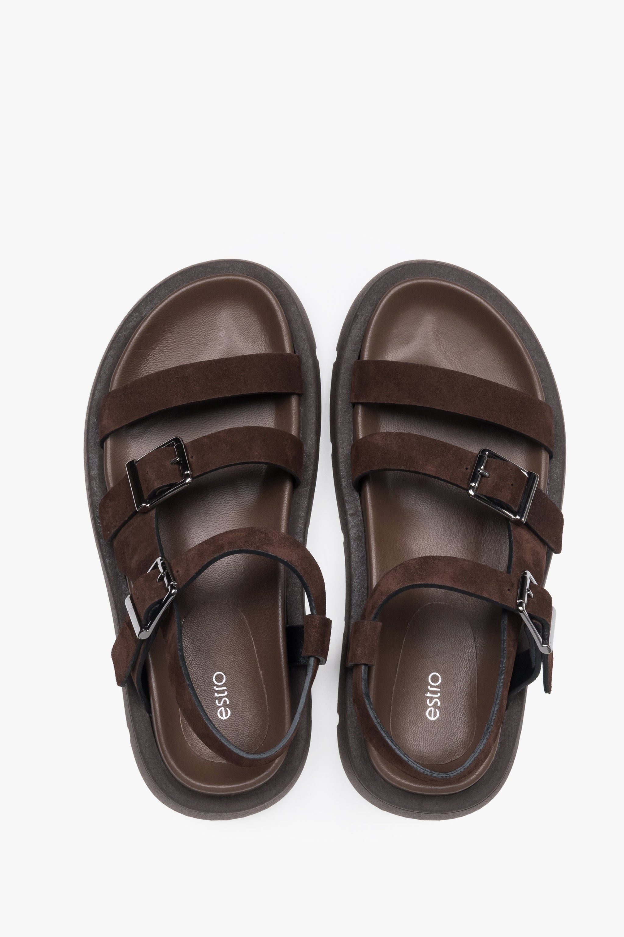 Dunkelbraune Damen-Sandalen von oben mit breiten Riemen und Schnallen