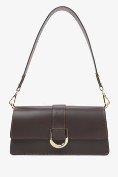 Frontale Ansicht der dunkelbraunen Leder-Schultertasche mit dem langen, glatten Riemen und goldener Zierschnalle