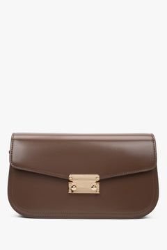 Frontalansicht der dunkelbraunen Damen-Schultertasche aus echtem Leder.