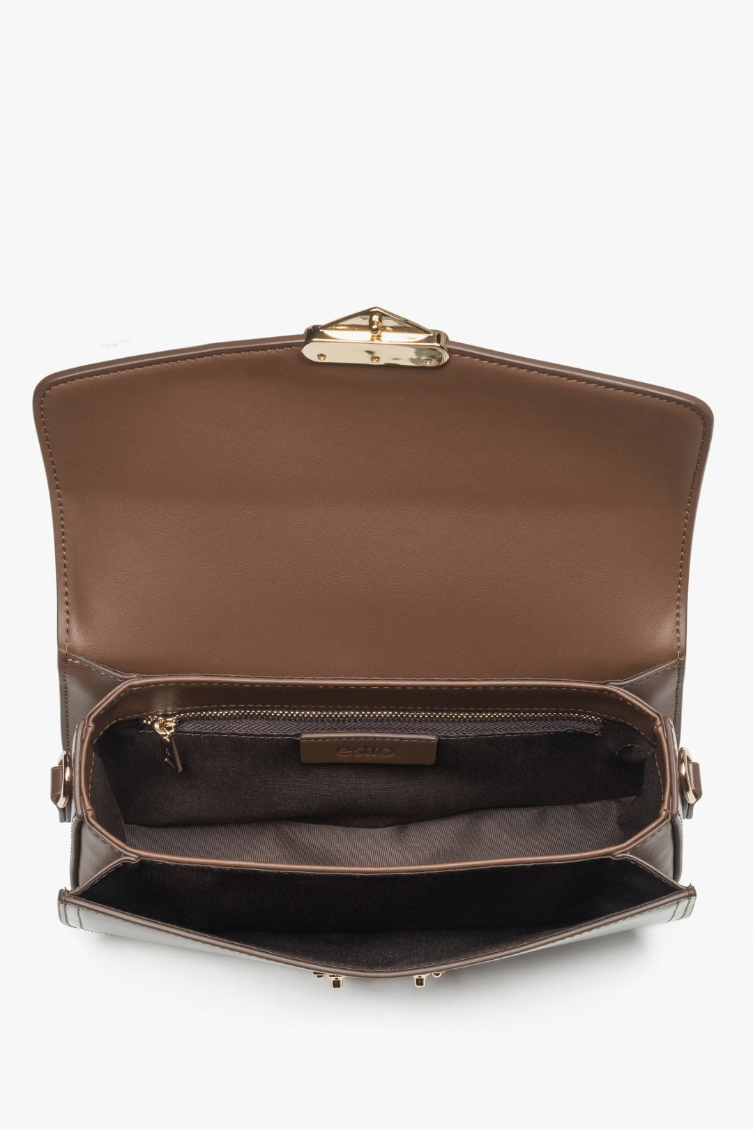 Innenansicht der dunkelbraunen Tasche mit Textilfutter und mehreren Fächern.