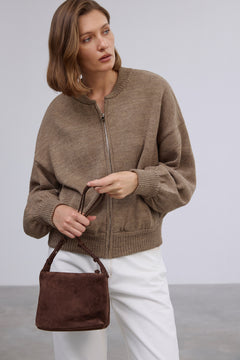 Dunkelbraune Damen-Schultertasche aus weichem Veloursleder Estro ER00119884