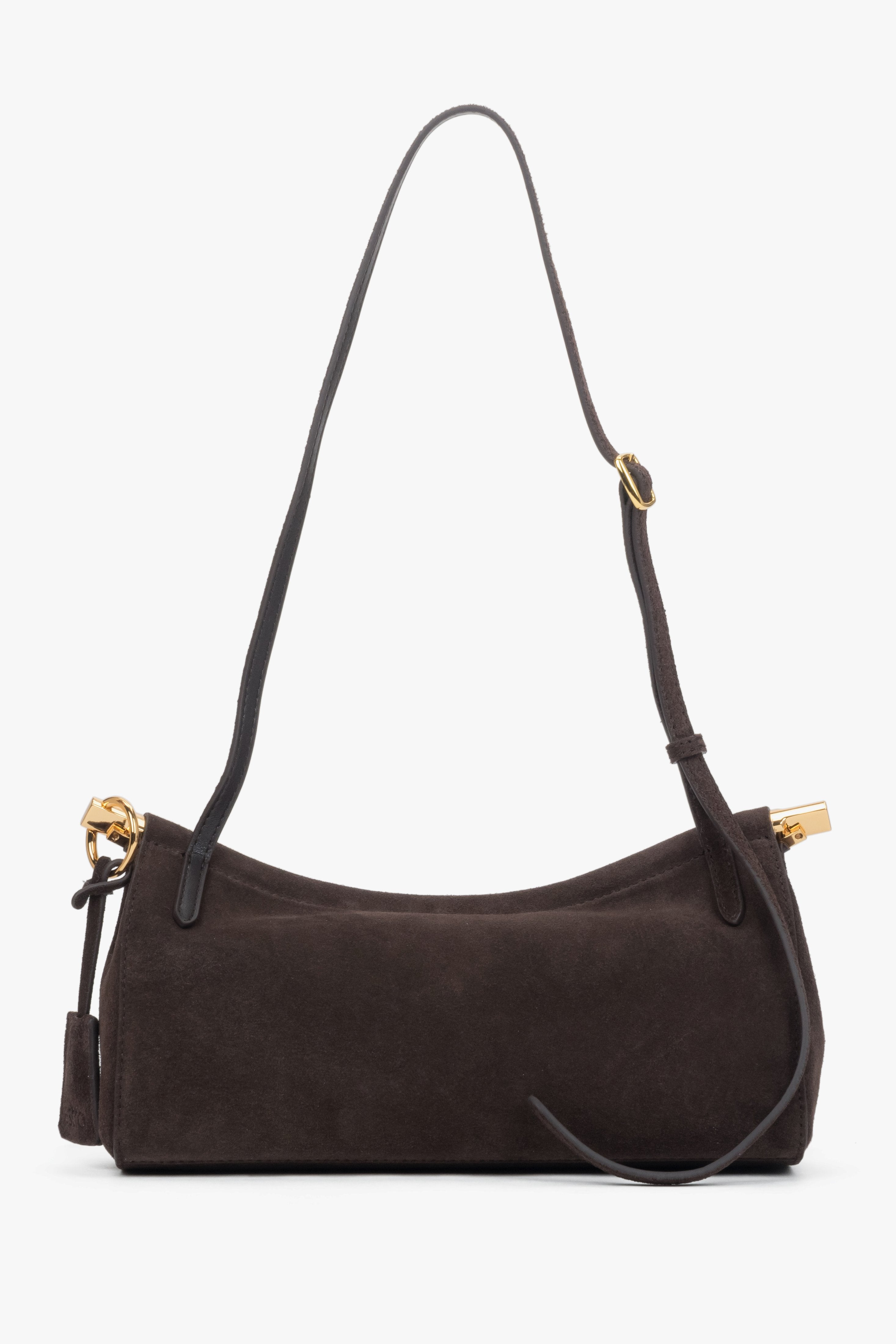 Rückansicht der eleganten Estro Velours-Tasche zur Veranschaulichung der weichen Materialstruktur.