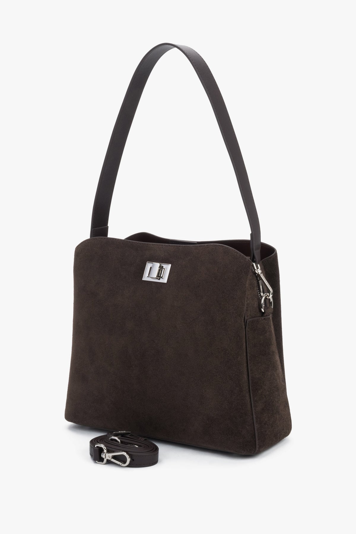 Perspektivische Seitenansicht der dunkelbraunen Damen-Schultertasche zur Veranschaulichung der Tiefe