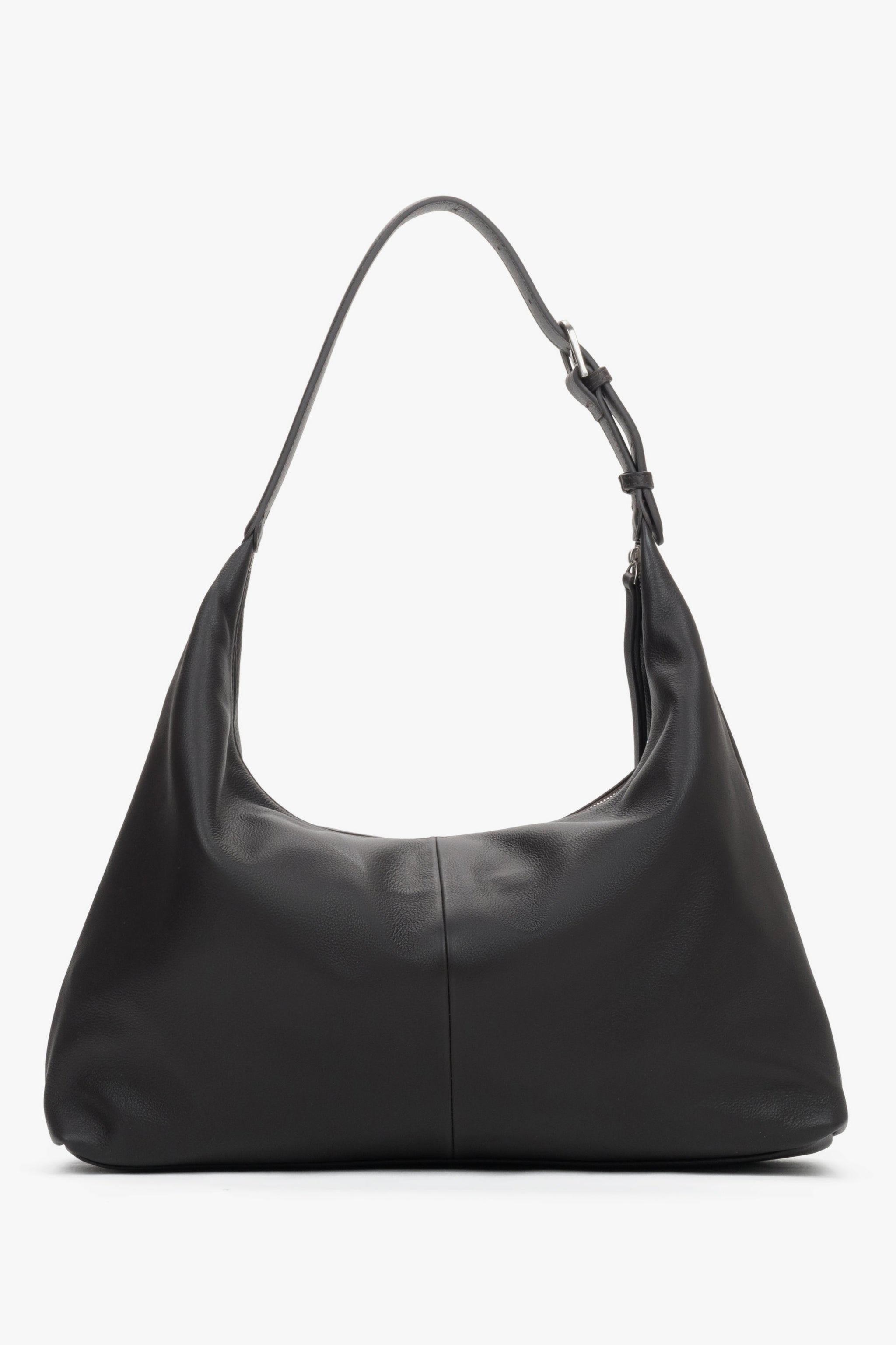 Rückansicht der eleganten dunkelbraunen Shopper-Tasche aus glattem Leder.