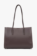 Frontale Ansicht der geräumigen dunkelbraunen Damen-Shopper-Tasche aus Echtleder mit langen, verstärkten Henkeln