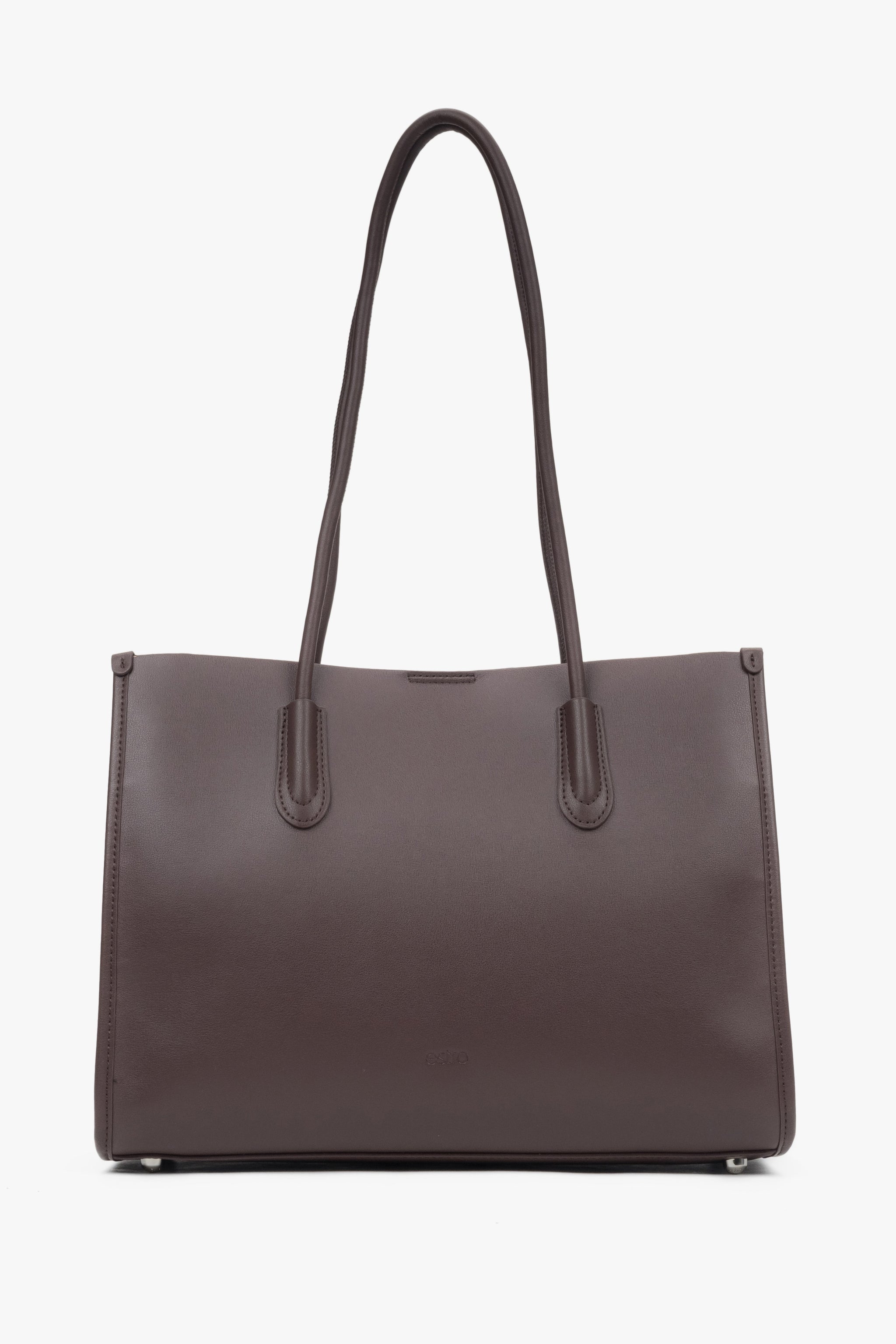 Frontale Ansicht der geräumigen dunkelbraunen Damen-Shopper-Tasche aus Echtleder mit langen, verstärkten Henkeln