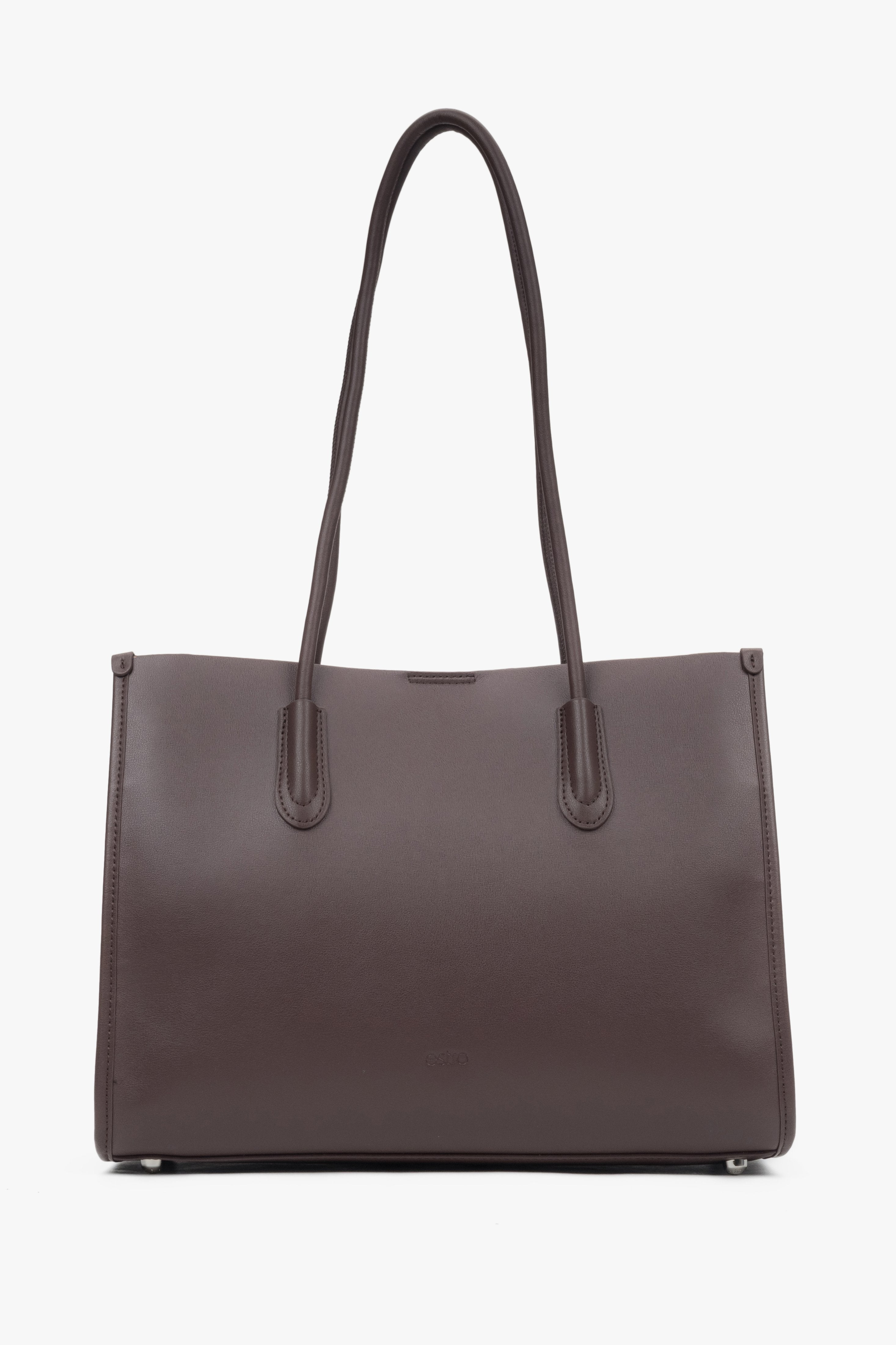 Frontale Ansicht der geräumigen dunkelbraunen Damen-Shopper-Tasche aus Echtleder mit langen, verstärkten Henkeln