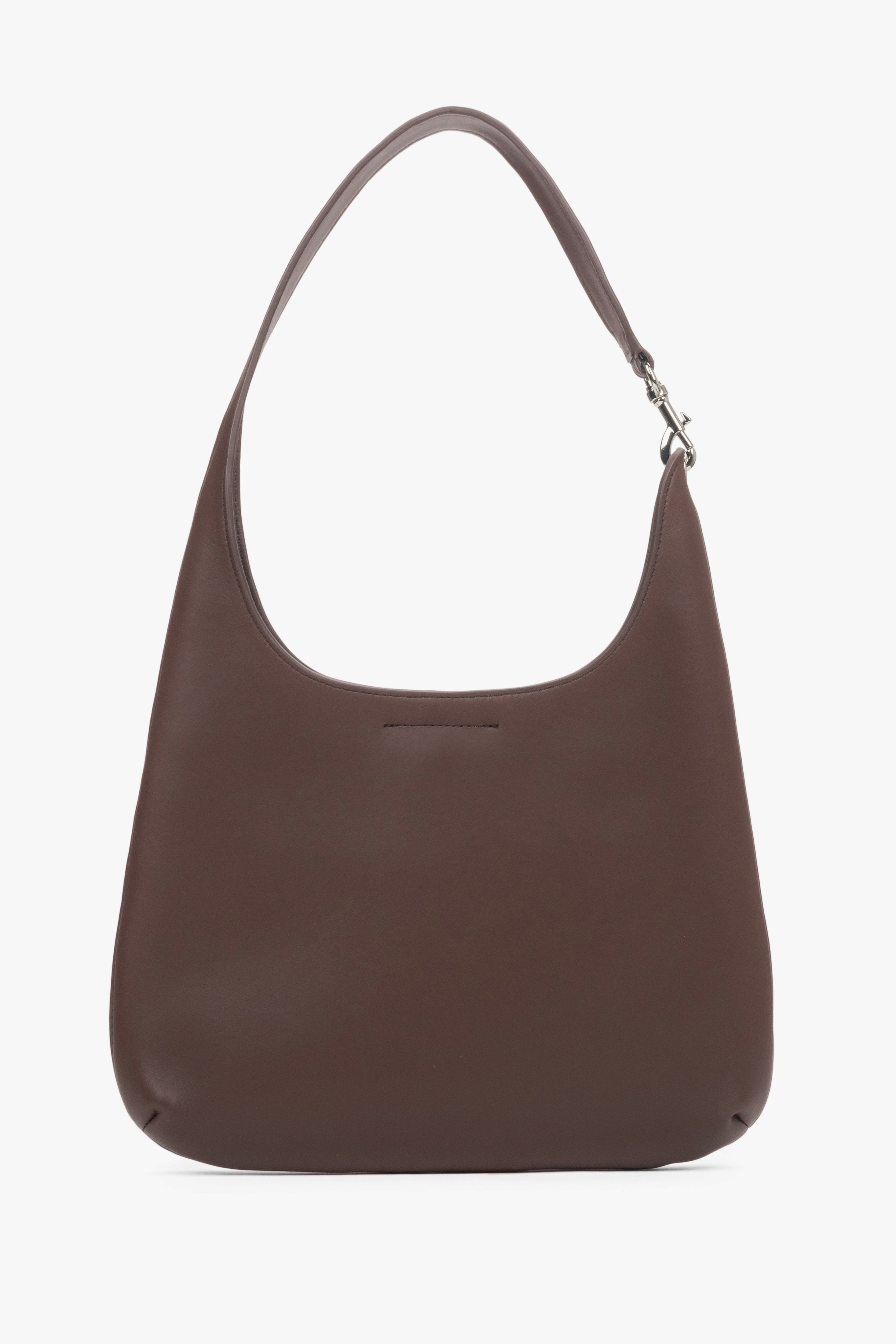 Rückansicht der schlichten dunkelbraunen Schultertasche aus Leder.
