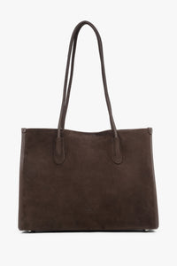 Frontale Ansicht der geräumigen dunkelbraunen Damen-Shopper-Tasche aus weichem Naturvelours mit langen Henkeln 