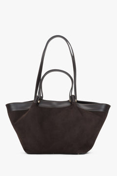 Frontansicht der geräumigen dunkelbraunen Velours-Shopper-Tasche mit dem praktischen doppelten Henkel