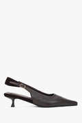 Dunkelbraune Damen-Slingback-Pumps aus Leder und Veloursleder in seitlicher Ansicht mit Kitten Heel