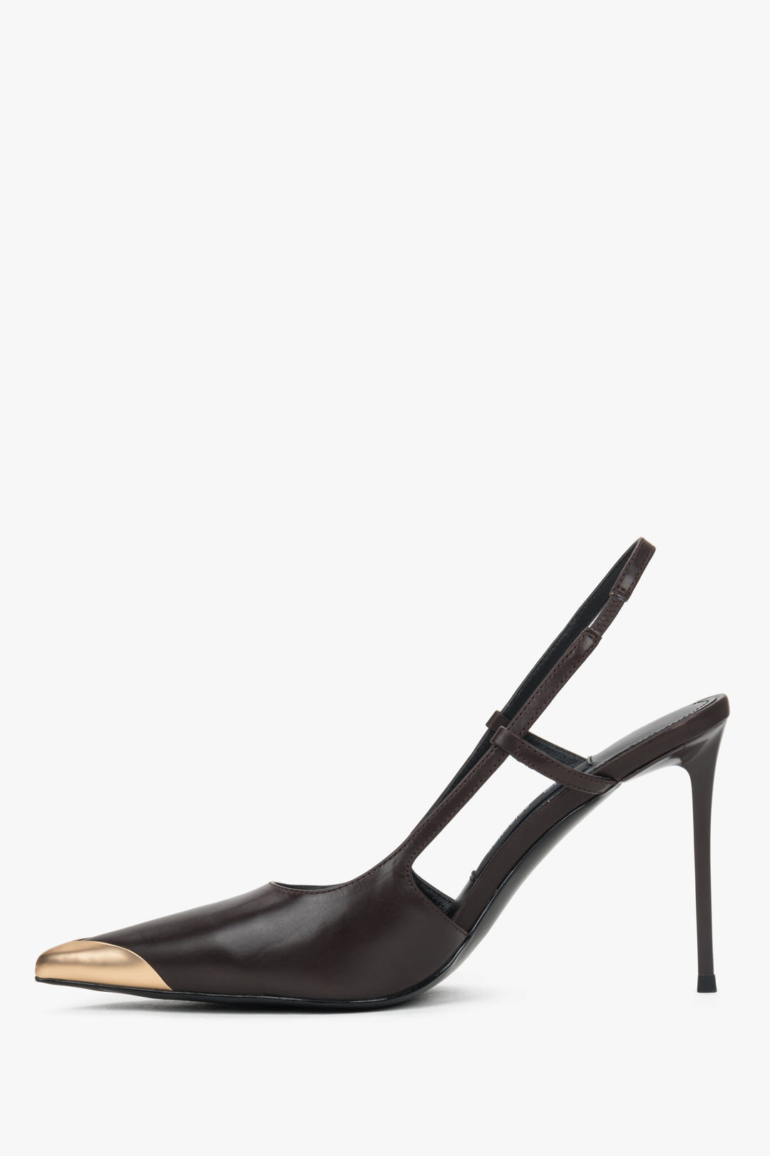 Dunkelbrauner Damen-Slingpumps in Seitenansicht mit hohem Stilettoabsatz