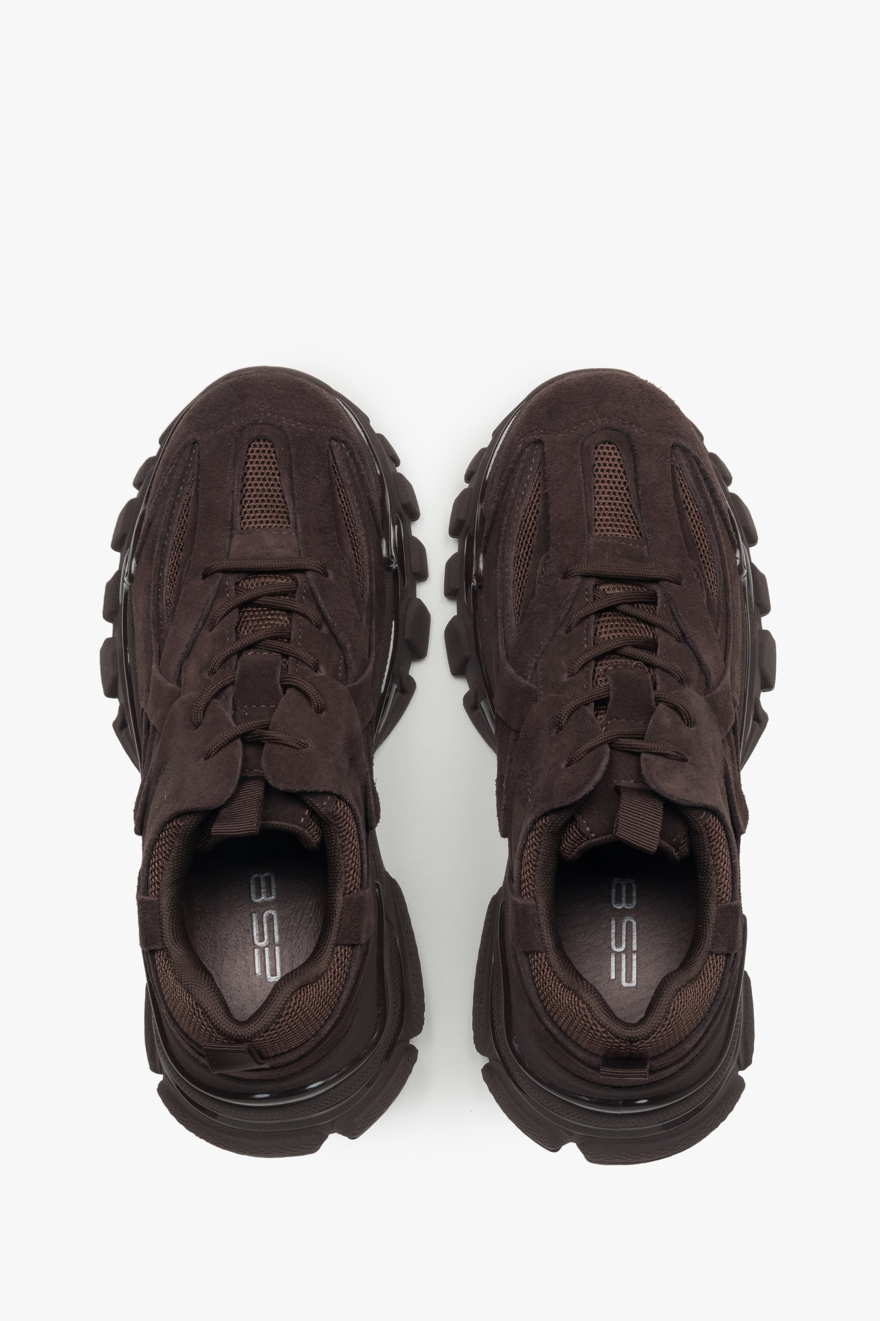 Draufansicht des dunkelbraunen Sneakers von ES8.