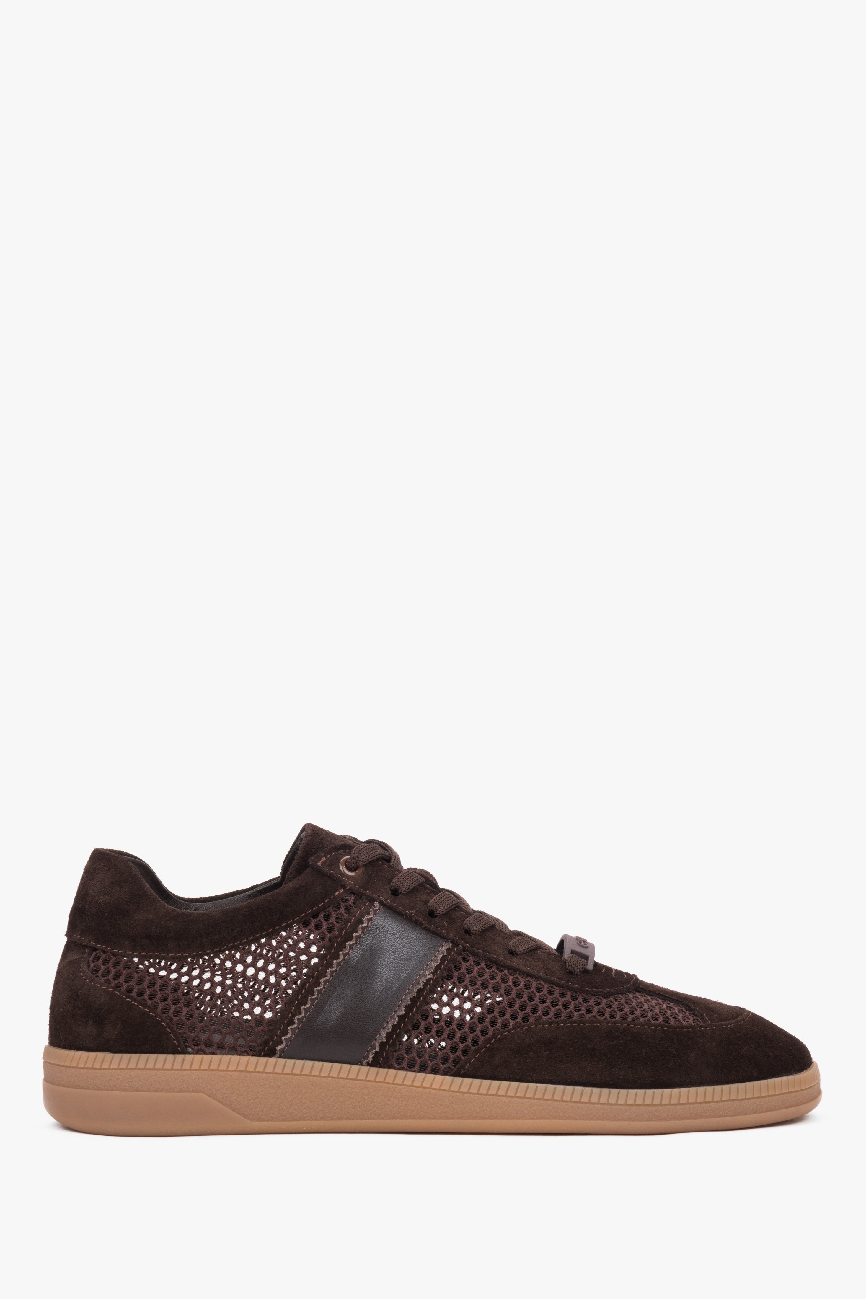 Dunkelbraune Damen-Sneaker aus Leder und Mesh in seitlicher Ansicht