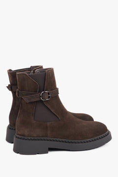 Rückwärtige Ansicht der dunkelbraunen Damen-Stiefeletten für den Herbst