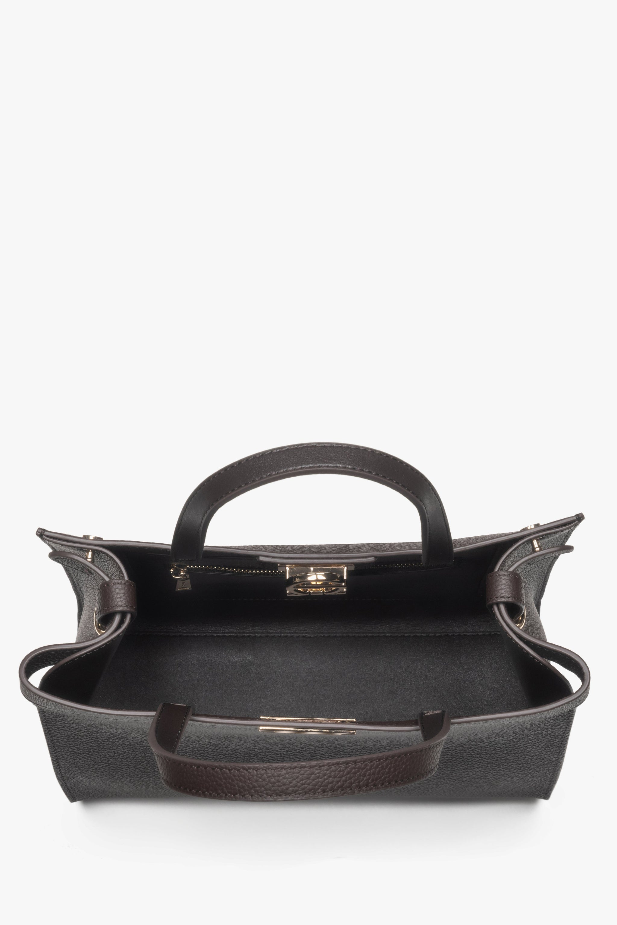 Blick in das offene Hauptfach der Tasche, der das hochwertige Innenfutter zeigt.
