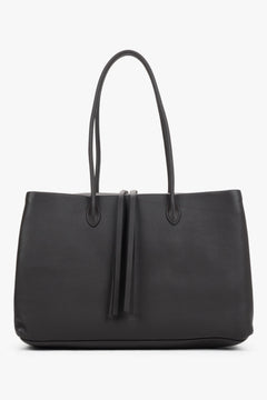 Frontalansicht der dunkelbraunen Damen-Handtasche