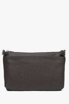 Dunkelbraune Umhängetasche für Damen aus hochwertigem italienischem Leder von Estro.