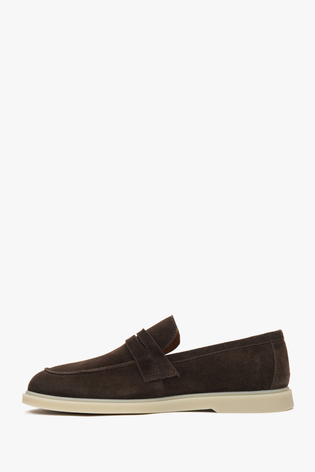Luxus-Herren-Loafer von Estro in einem tiefen Braunton, gefertigt aus hochwertigem italienischem Naturveloursleder.