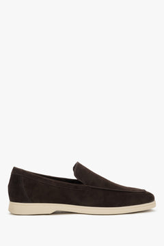 Seitenansicht des dunkelbraunen Herren-Loafers aus italienischem Velours
