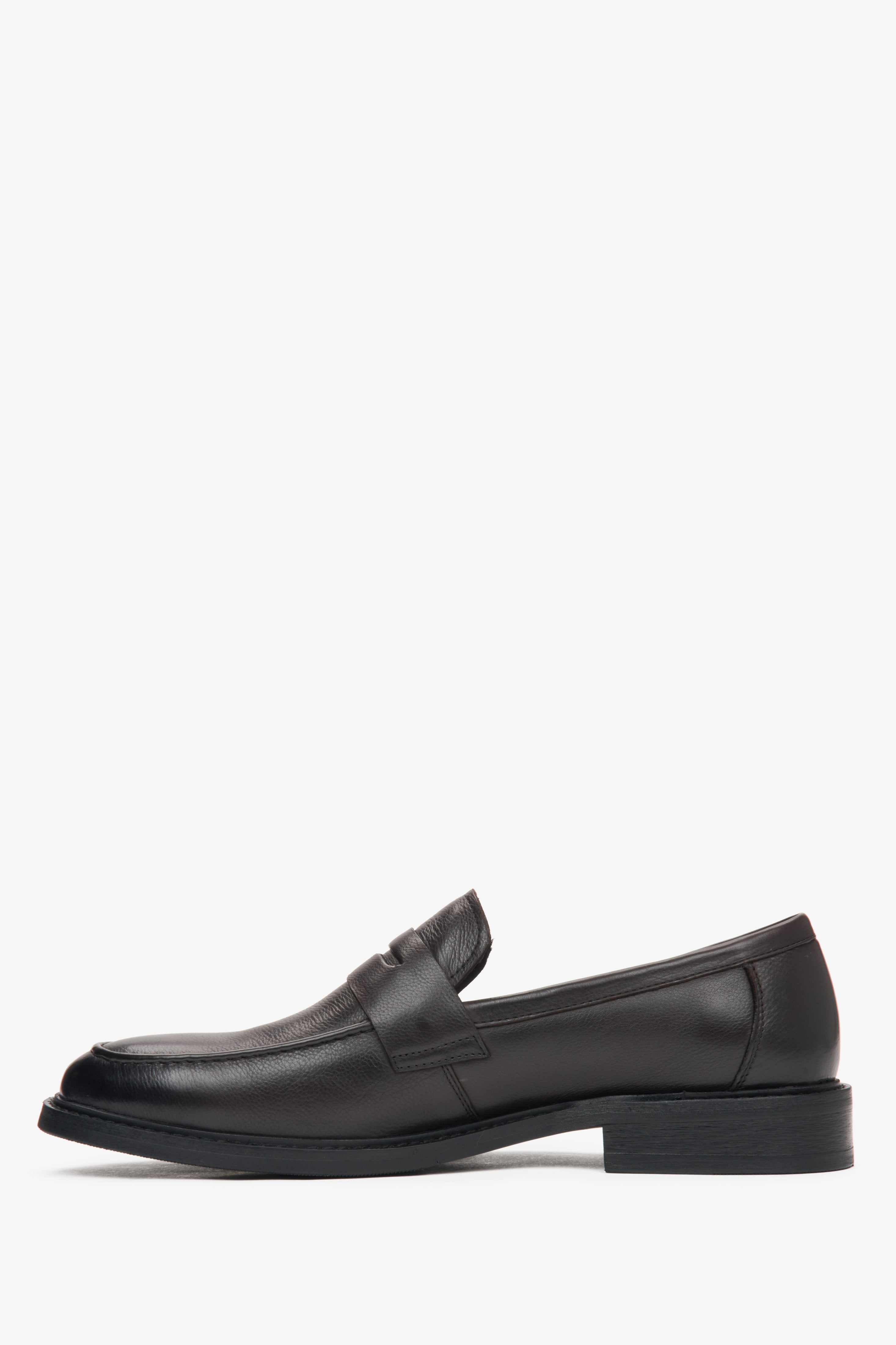 Seitliche Ansicht der Penny Loafer für Herren in Dunkelbraun Estro ER00115808