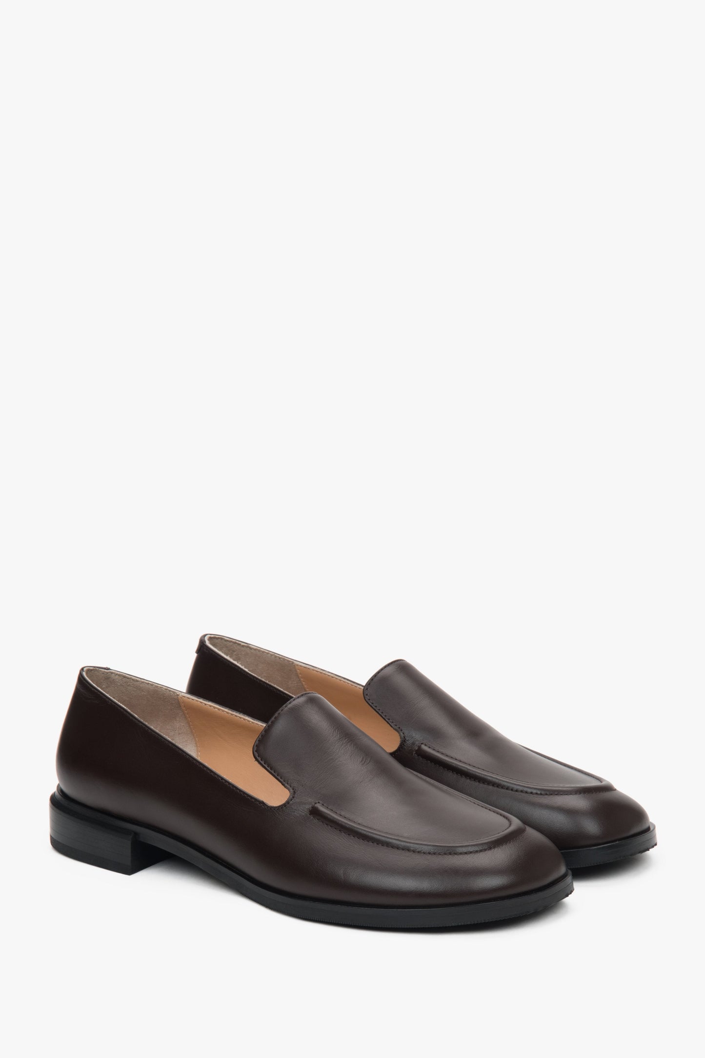 Elegante Klassik-Loafer für Damen von Estro, gefertigt aus hochwertigem Echtleder in Dunkelbraun.