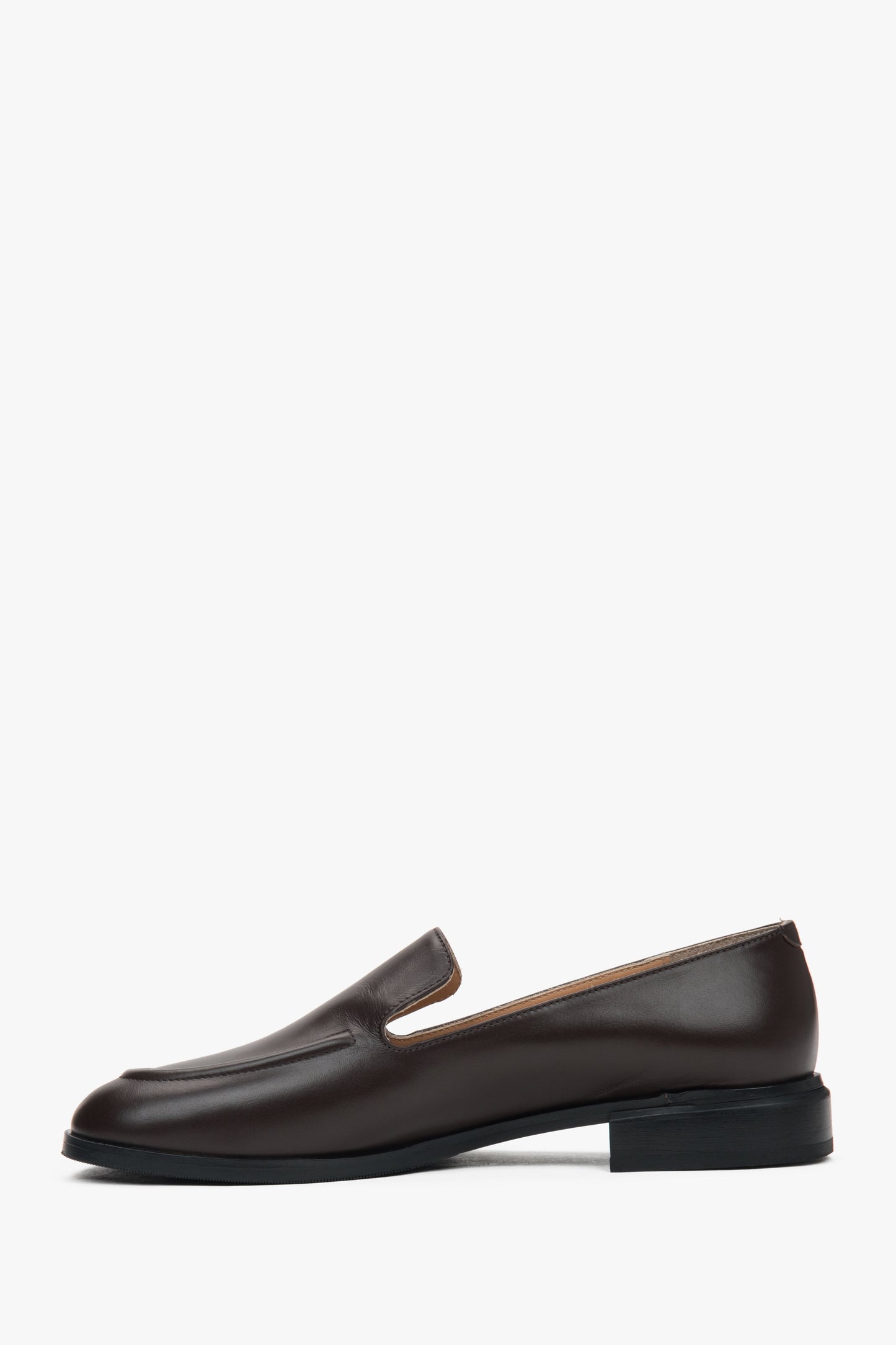 Stilvolle Damen-Loafer von Estro aus strapazierfähigem Echtleder im klassischen Design – Dunkelbraun.