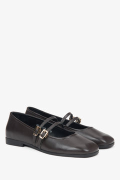 Klassische Damen-Ballerinas in Dunkelbraun aus echtem Leder mit eleganter Schnalle.