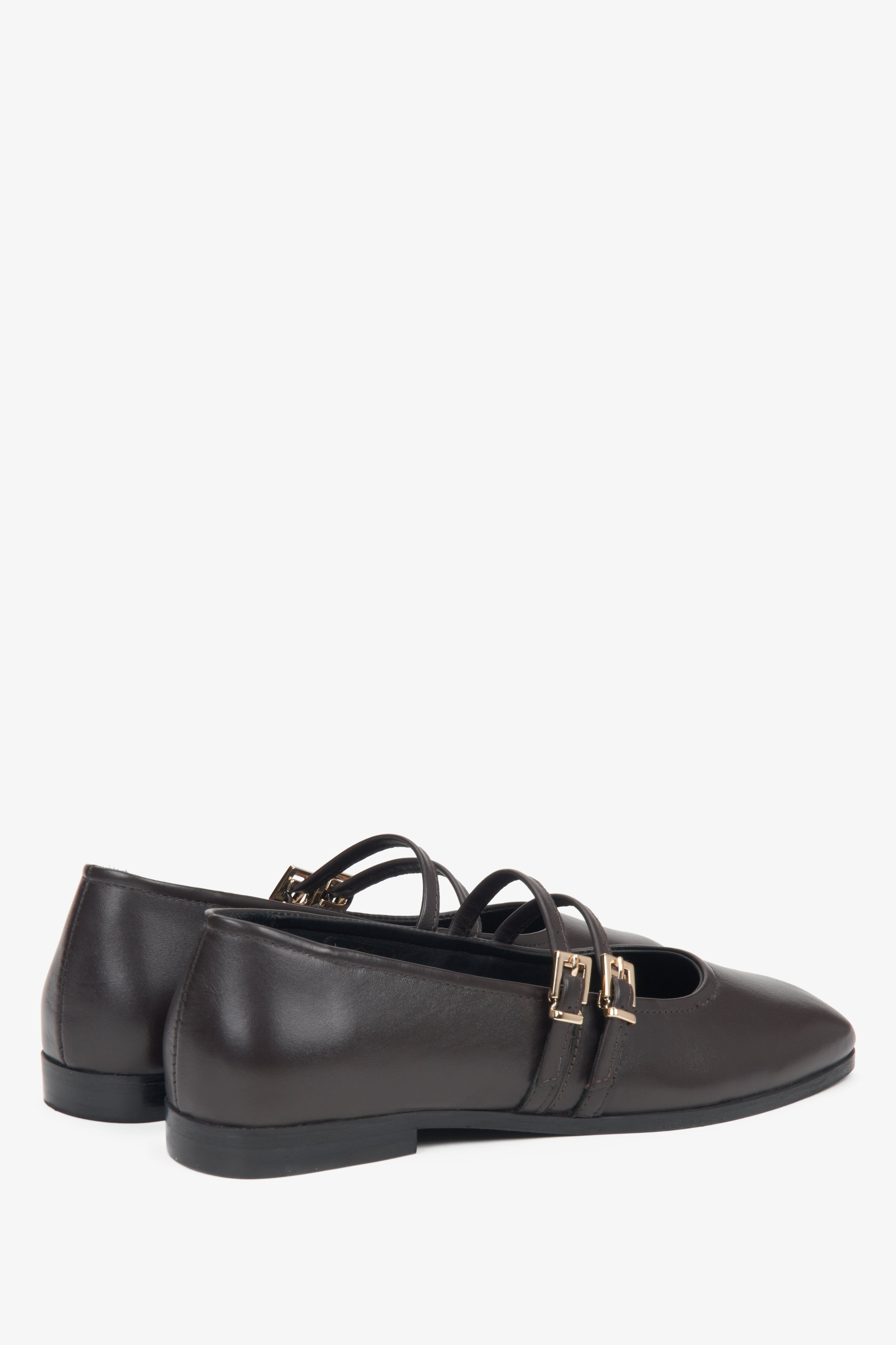 Dunkelbraune Leder-Ballerinas mit Schnalle für Damen.