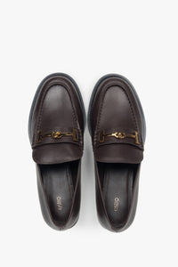 Elegante dunkelbraune Slipper aus echtem Leder für Damen.
